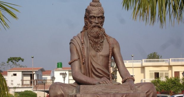 Статуя Патанджали